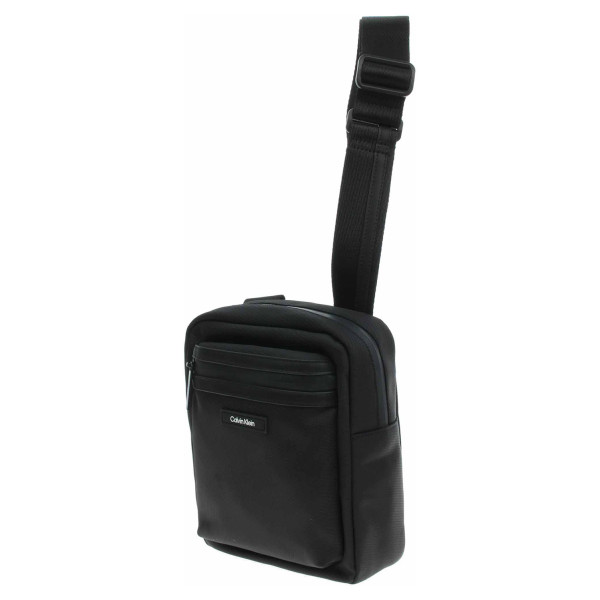 detail Calvin Klein pánská taška K50K512227 BEH Ck Black