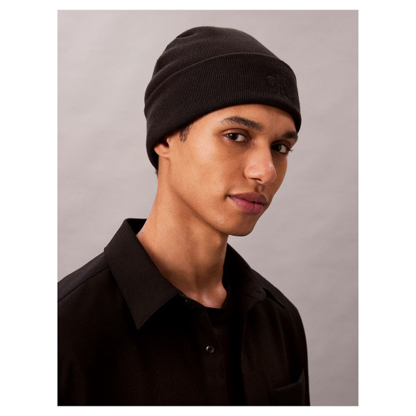 detail Calvin Klein dámská čepice LV04D8020G UB1 black