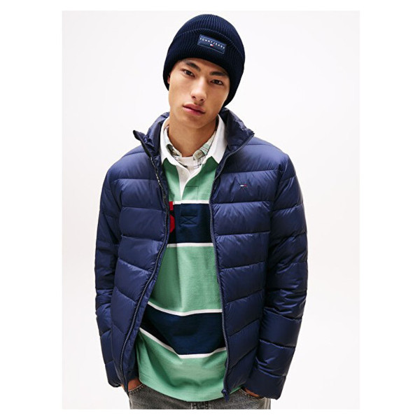 detail Tommy Hilfiger pánská čepice AM0AM13666C1G Dark Night Navy