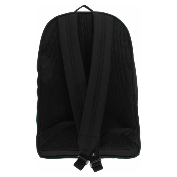 detail Calvin Klein pánský batoh K50K511100 BDS Black