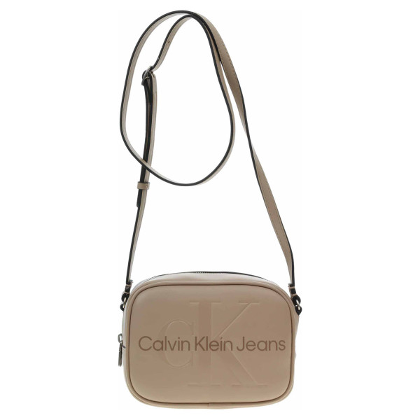 detail Calvin Klein dámská kabelka K60K610275 PBC Dune