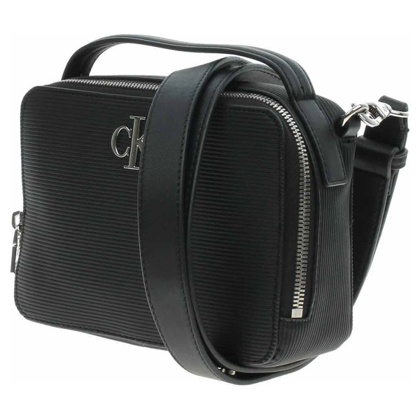 detail Calvin Klein dámská kabelka K60K611222 BDS Black