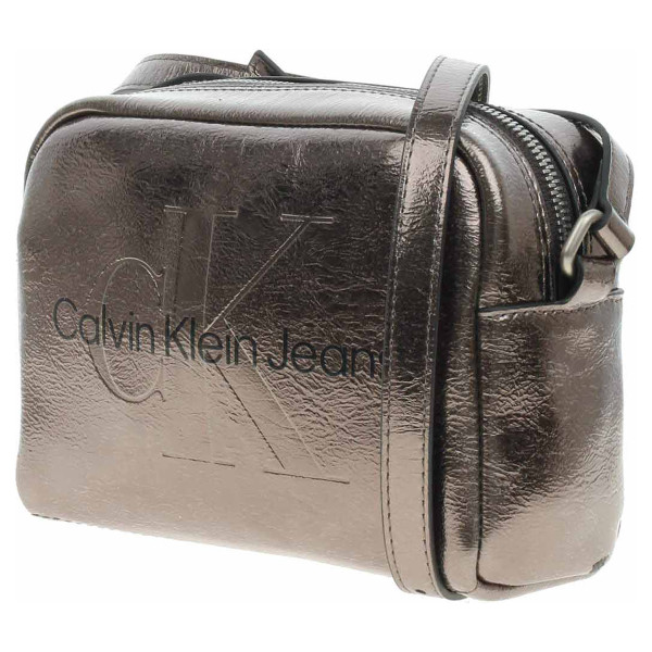 detail Calvin Klein dámská kabelka K60K612731 ADA Gunmetal