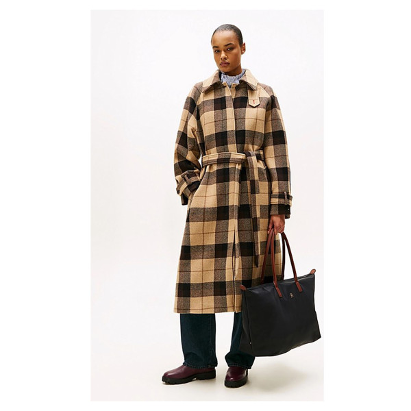 detail Tommy Hilfiger dámská kabelka AW0AW17996 BDS Black