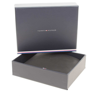 detail Tommy Hilfiger pánská peněženka AM0AM00665 černá