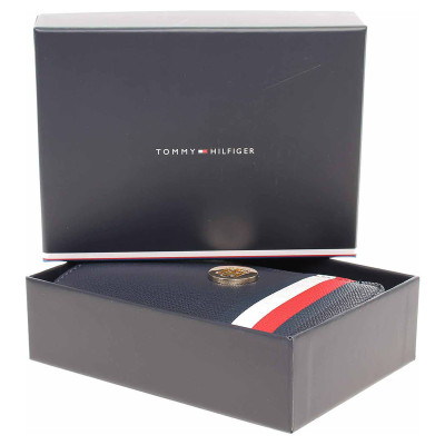 detail Tommy Hilfiger dámská peněženka AW0AW08368 0GY corporate