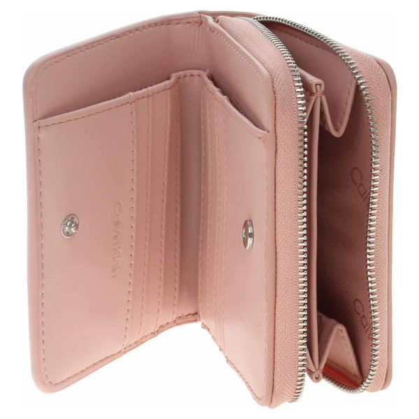 detail Calvin Klein dámská peněženka K60K609996 0J1 Cafe Au Lait Mono