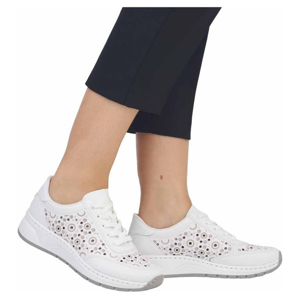 detail Dámské polobotky Rieker N6506-80 weiss