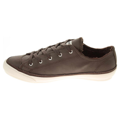 detail Lacoste Fairburn brown