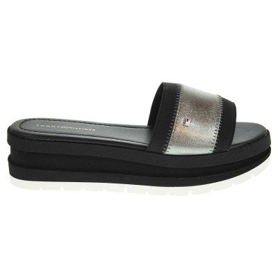 detail Tommy Hilfiger dámské pantofle FW56820715 M1285OMO 1C černá-stříbrná