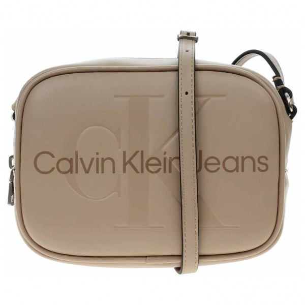 detail Calvin Klein dámská kabelka K60K610275 PBC Dune