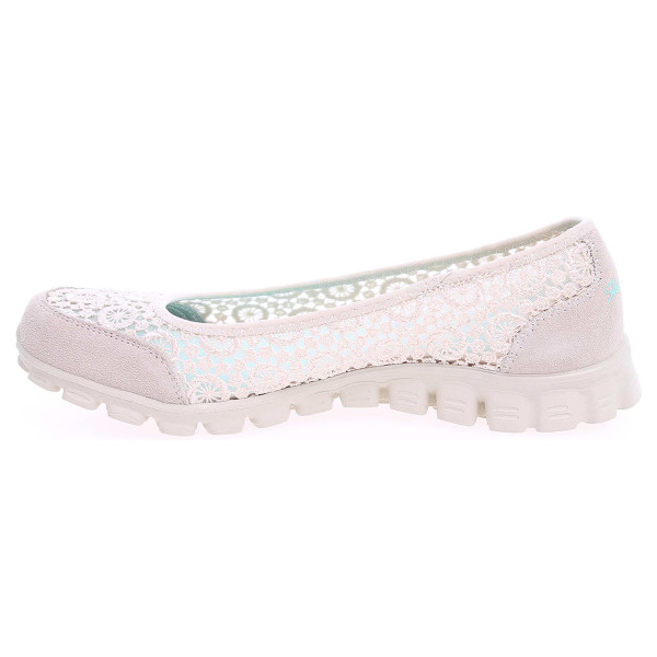 detail Skechers Flighty natural