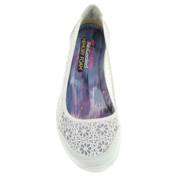 detail Skechers Majesty white